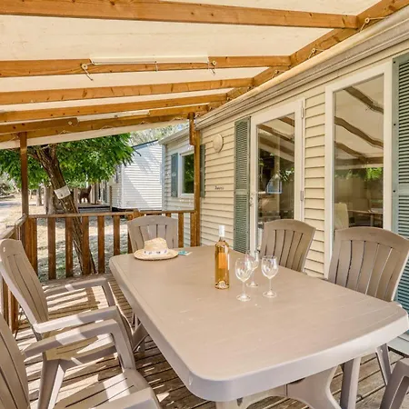 Mobil-home 35m² Avec Terrasse Pour 8 Personnes, Acces Handicape - Api-1-52-384 * Bormes-les-Mimosas